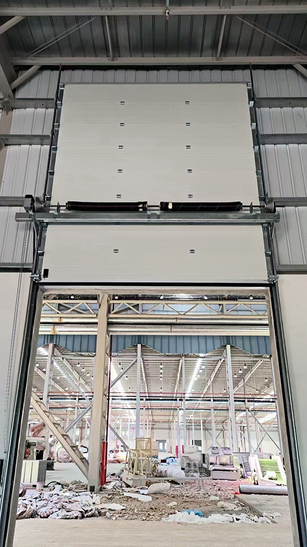 昆玉工业提升门