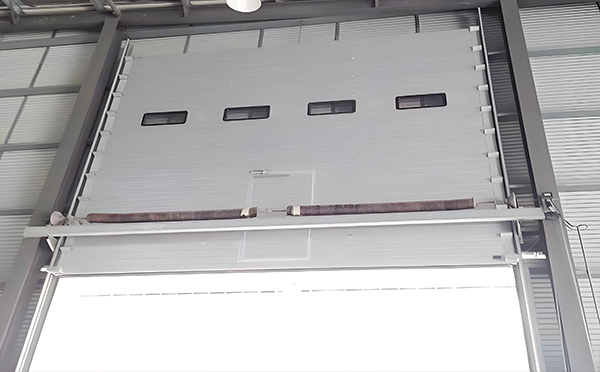 昆玉工业滑升门