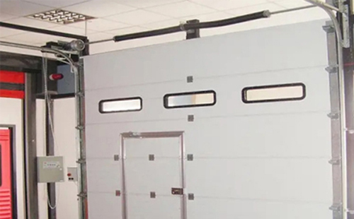 昆玉工业提升门的安装方法